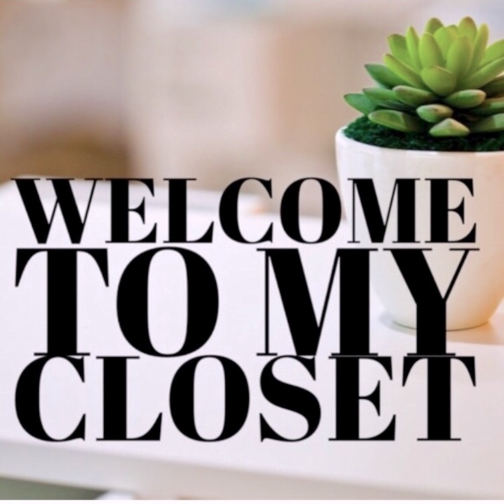 WELCOME TO MY CLOSET 🌺🌺🌺FREE GIFT WITH EVERY PURCHASE 🎉🌺💋💋